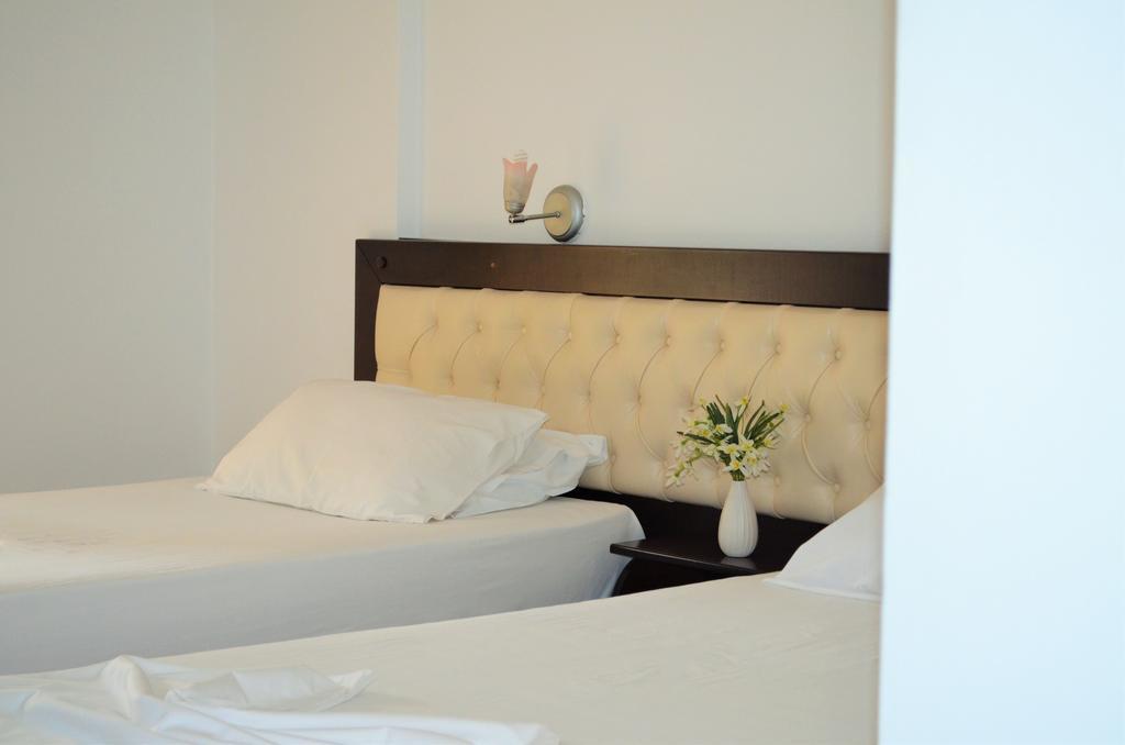 Jb Hotel Sarandë エクステリア 写真
