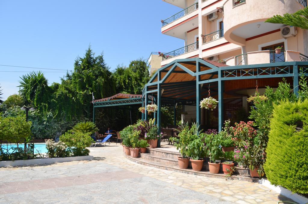 Jb Hotel Sarandë エクステリア 写真