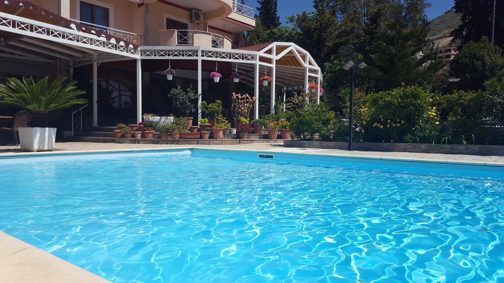 Jb Hotel Sarandë エクステリア 写真