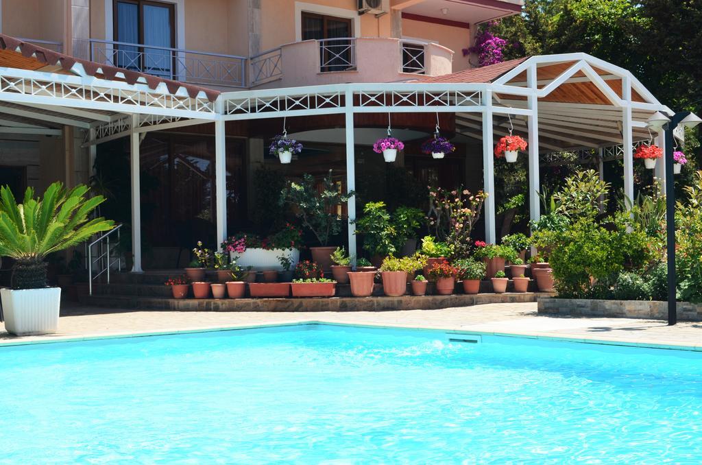 Jb Hotel Sarandë エクステリア 写真