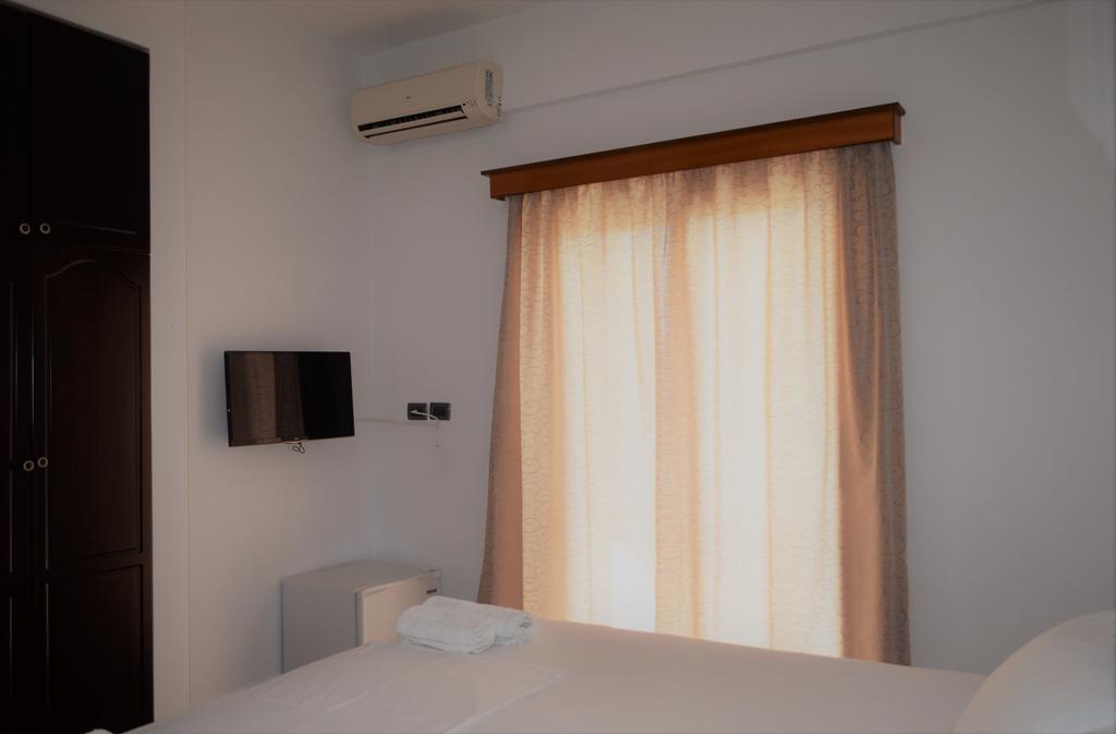 Jb Hotel Sarandë エクステリア 写真