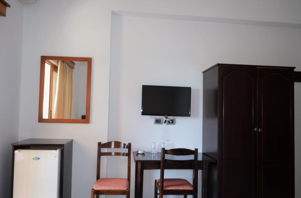 Jb Hotel Sarandë エクステリア 写真