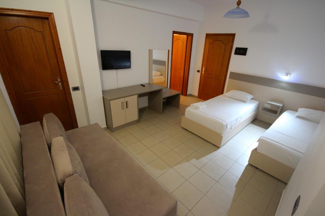 Jb Hotel Sarandë エクステリア 写真