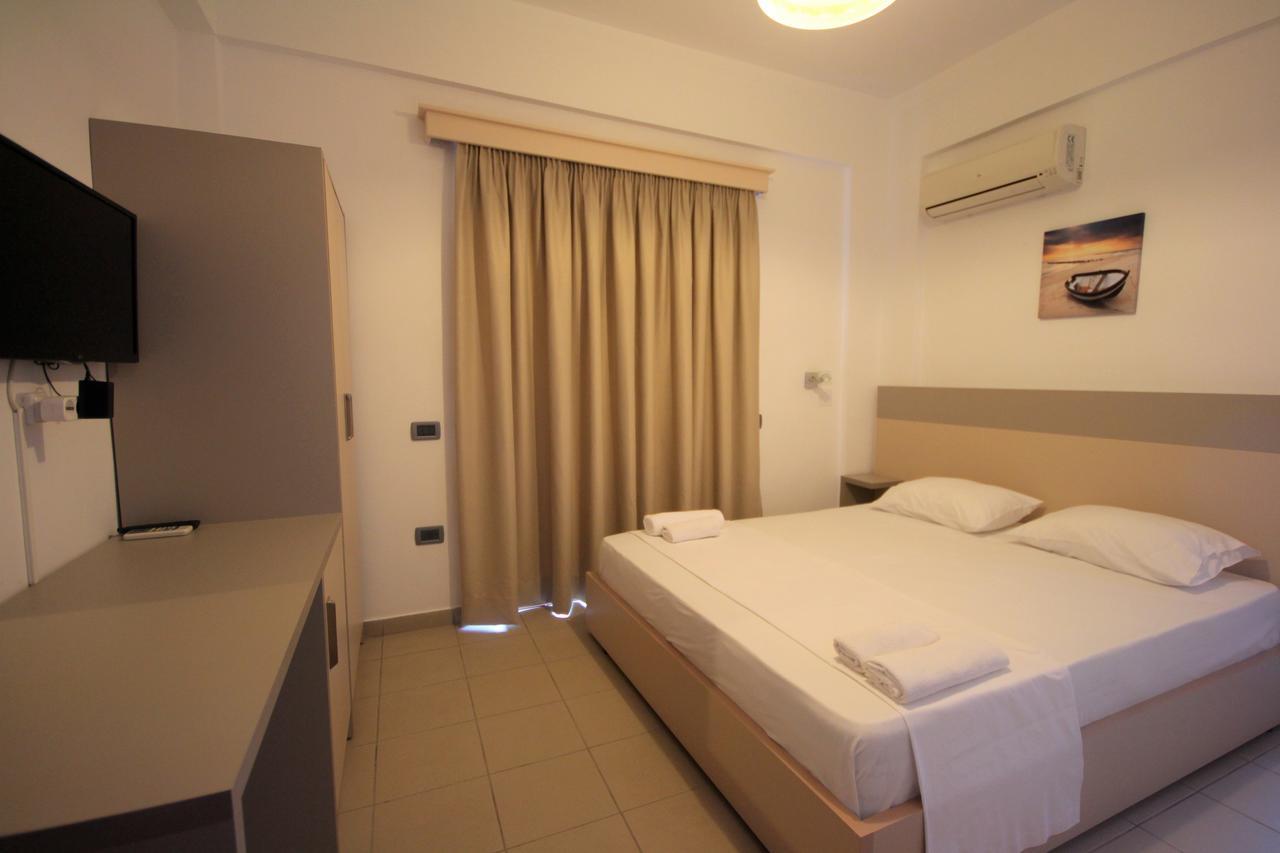 Jb Hotel Sarandë エクステリア 写真