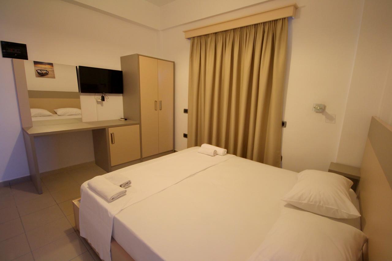 Jb Hotel Sarandë エクステリア 写真